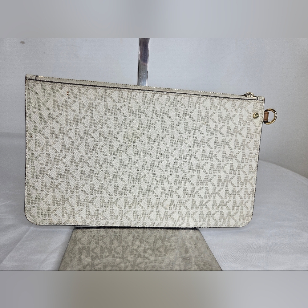 Michael Kors Cream Leather Wristlet - Picture 2 of 8
